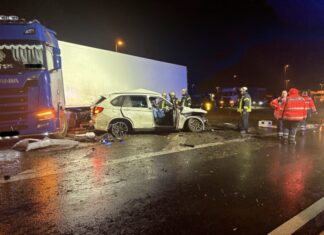 Tödlicher Verkehrsunfall auf Autobahn-Raststätte Garbsen Tödlicher Unfall auf der Raststätte Garbsen bei Hannover.