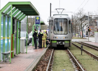 Zeugenaufruf: 88-jähriger Fußgänger in Hannover von Stadtbahn erfasst und schwer verletzt Stadtbahnunfall-Vahrenwalder Straße-Alter Flughafen