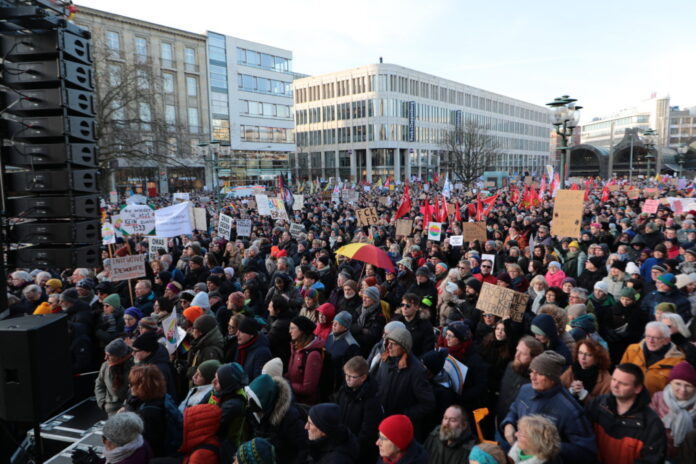 Mehr als 250 000 Menschen setzten sich in Niedersachsen für den Erhalt der Demokratie ein