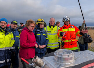 Frankreich hilft bei Hochwasserbekämpfung in Niedersachsen Innenministerin Behrens verschafft sich einen Überblick über die Unterstützungsmaßnahmen durch Frankreich.