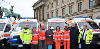 Behrens übergibt 26 Fahrzeuge