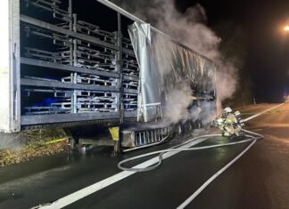 Brennender Sattelauflieger auf der A2 bei Hämelerwald Brennender Sattelauflieger Autobahn A2