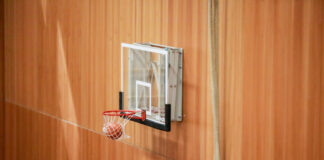 Sporthalle / Basketballkorb