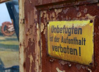 Bauliche Mängel: Kita „Zum Guten Hirten“ in Godshorn vorübergehend geschlossen Verbotsschild