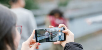 Themenfoto: Foto-Produktion "Hass im Internet" in der Europaschule in Köln.
