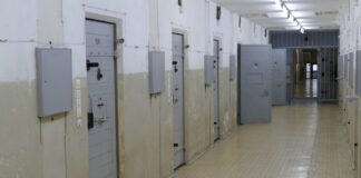 Gefängnis / Haftanstalt / Justiz