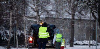 ADAC warnt: Warnwesten zum Teil mangelhaft