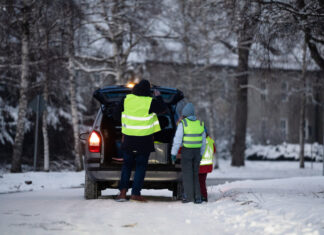 ADAC warnt: Warnwesten zum Teil mangelhaft ADAC warnt: Warnwesten zum Teil mangelhaft