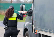 Jede zweite Verkehrskontrolle ein Verstoß: Polizei Hannover überprüft Einhaltung von Sozialvorschriften in Wunstorf Symbolbild: LKW Kontrolle