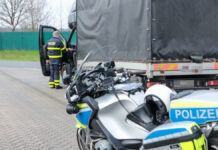 Schwerpunktkontrolle Güterverkehr auf der A2: Polizei stoppt Lkw-Fahrer ohne Fahrerlaubnis LKW Kontrolle