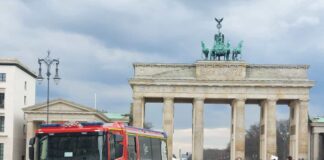 Neues LF 20 auf dem Weg nach Godshorn