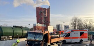 Hannover-Misburg-Süd: Verkehrsunfall zwischen zwei LKW.