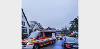 Ortsfeuerwehr Langenhagen beim Einsatz an der Rathenaustraße.