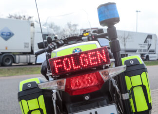 A2 bei Garbsen: Polizei kontrolliert Fahrtüchtigkeit Polizei / Polizeimotorrad / Polizeikontrolle