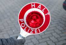 Schwerpunktkontrolle Innenstadt Hannover: Polizei geht weiterhin konsequent gegen Drogenhandel vor Kelle / "Halt Polizei"