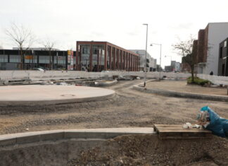 Walsroder Straße bleibt während der Asphaltierung im ersten Bauabschnitt in nördlicher Fahrtrichtung frei Baustelle Kreisverkehr Langenhagen