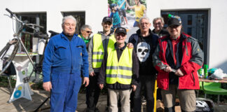 Die Mitglieder der "Quartiersschrauber" aus Wiesena. (vo.li.): Friedrich Schleenbecker, Andreas Zweig, Martin Piekarski, Alwin Kudlinski, Hajo Klatt. Detlef Rehbock und Jens Nolden.