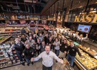 EDEKA Center Cramer in Langenhagen ist „Supermarkt des Jahres 2024“ EDEKA Center Cramer Langenhagen Team