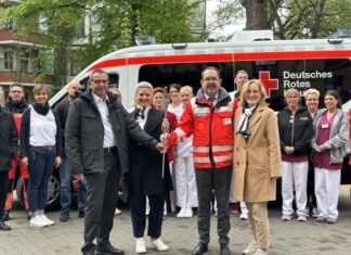 Über Hannover nach Solferino: DRK-Fackellauf erinnert an historische Wurzeln Fackel von Solferino