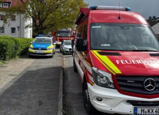 Stecker eines Kühlschrankes brennt in Keller eines Mehrfamilienhauses Stecker eines Kühlschrankes brennt in Keller eines Mehrfamilienhauses
