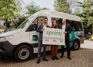 Region Hannover plant Verlängerung des sprinti bis Ende 2027 Regionspräsident Steffen Krach, ÜSTRA-Vorständin Denise Hain und Verkehrsdezernent Ulf-Birger Franz haben die Pläne zur Zukunft des sprinti vorgestellt.