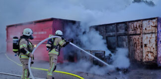 Container brennen in Lehrter Recyclingbetrieb