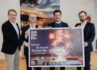 Nach fünf Jahren Pause: Das Festliche Wochenende kommt zurück nach Steinhude Freuen sich auf das Festliche Wochenende v.l. HMTG-Geschäftsführer Hans Nolte, SMT-Geschäftsführer Willi Rehbock, Regionspräsident Steffen Krach, Martin Bostelmannn, Wirtschaftsförderung Region Hannover