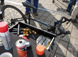 Mobile Fahrradwerkstatt bietet wieder Tipps und Tricks zum selbst schrauben Symbolbild: Quartierstreff Wiesenau - Mobile Fahrradwerkstatt
