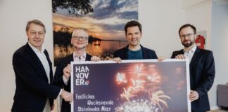 Freuen sich auf das Festliche Wochenende v.l. HMTG-Geschäftsführer Hans Nolte, SMT-Geschäftsführer Willi Rehbock, Regionspräsident Steffen Krach, Martin Bostelmannn, Wirtschaftsförderung Region Hannover
