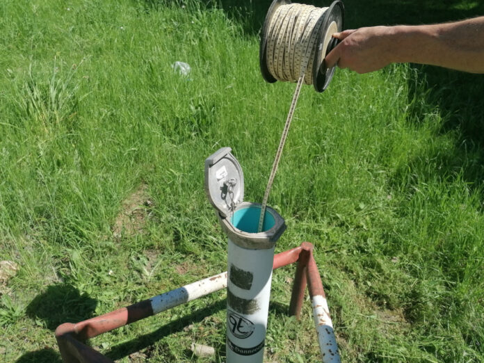 Foto einer Grundwassermessstelle.