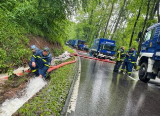 Mehr als 1.000 THW-Kräfte im Saarland und Rheinland-Pfalz im Unwetter-Einsatz Mehr als 1.000 THW-Kräfte im Saarland und Rheinland-Pfalz im Unwetter-Einsatz.