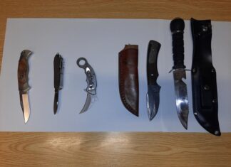 Waffenverbot im Hauptbahnhof Hannover: Besorgniserregende Bilanz am ersten Tag Bundespolizei zieht in Hannover bereits innerhalb der ersten Stunden eine Vielzahl an Messern und gefährlichen Gegenständen aus dem Verkehr.