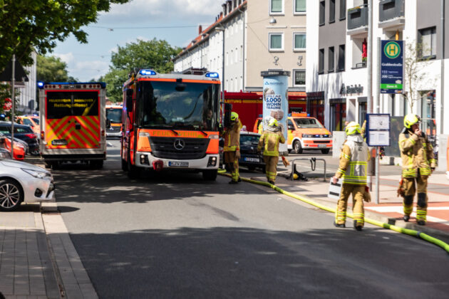 Feuerwehr im Großeinsatz: Dachstuhlbrand in Hannover-Vahrenwald