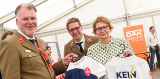 Landesvorstände Uwe Beyes (li.) und Hannes Wendler mit Daniela Behrens