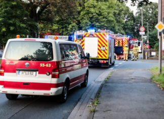 „Bus qualmt“: Ortsfeuerwehren Engelbostel und Schulenburg im Einsatz Ortsfeuerwehren Engelbostel und Schulenburg im Einsatz