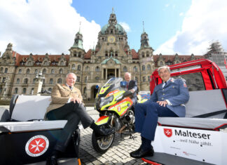 Johannisfeier: Ministerpräsident Weil würdigt Engagement der Johanniter und Malteser Präsident Volker Bescht (JUH), Ministerpräsident Stefan Weil, Präsident Georg Khevenhüller (MHD)