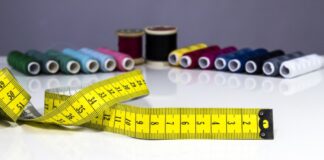 Handarbeit / Utensilien / Nähgarn / Bandmaß