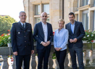 Hannover setzt auf verstärkte Sicherheit um den Hauptbahnhof Von links: Michael Schuol, Präsident der Bundespolizeidirektion Hannover, Oberbürgermeister Belit Onay, Gwendolin von der Osten, Präsidentin der Polizeidirektion Hannover, und Dr. Axel von der Ohe, Hannovers Erster Stadtrat und Ordnungsdezernent.