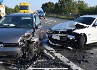 Erneuter Verkehrsunfall bei Lauenau Verkehrsunfall bei Lauenau / B442.