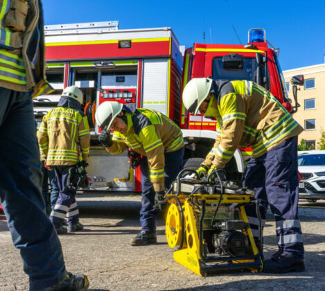 Traumatag 2024: Johanniter und Freiwillige Feuerwehr üben gemeinsam für den Ernstfall.