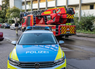 Tragischer Brand in Laatzen: Eine Person kommt bei Wohnungsbrand ums Leben Feuerwehreinsatz in Laatzen: Todesopfer bei Wohnungsbrand