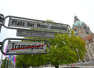 Platz der Menschenrechte: Rathaus und Museum August Kestner erhalten neue Adresse Rathaus und Museum August Kestner bekommen neue Adresse. Aus "Trammplatz" wird "Platz der Menschenrechte".
