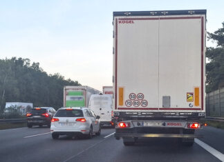 Unfall auf der A7: Verzögerung durch fehlende Rettungsgasse – Feuerwehr appelliert an Verkehrsteilnehmer Rettungsgasse: Fehlanzeige