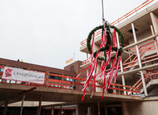 Tradition und Innovation vereint: Richtfest für den Anbau des Neuen Rathauses Langenhagen gefeiert Richtfest Rathaus Langenhagen