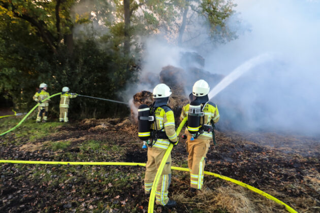 Feuerwehreinsatz: Strohballenbrand in Schulenburg