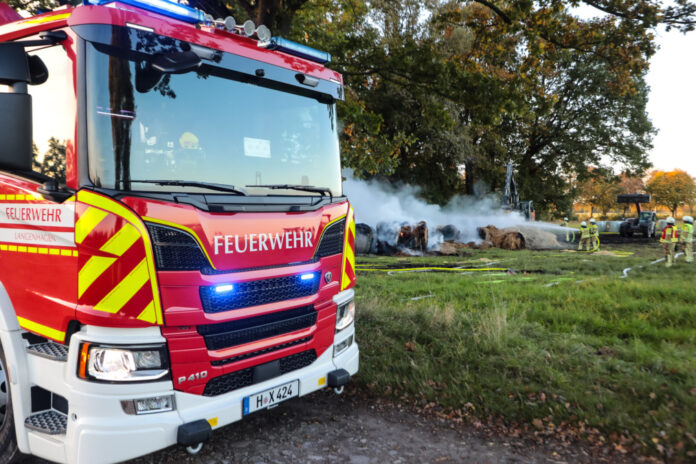 Feuerwehreinsatz: Strohballenbrand in Schulenburg