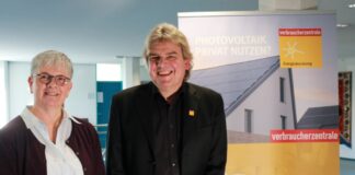 Christine Pfülb (Klimaschutzmanagerin Stadt Langenhagen) und Christoph Nöltge (Diplomingenieur und unabhängiger Energieexperte von der Verbraucherzentrale)