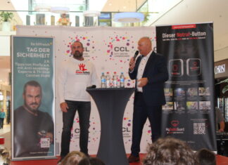 „Tag der Sicherheit“ am 2. November 2024 im CCL: Prävention und Kinderschutz im Fokus Wieder mit dabei beim Tag der Sicherheit im CCL: Carsten Stahl (links) auf der Bühne mit Moderator Marco Brandes