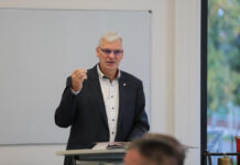 Bürgermeister Heuer fordert Umdenken bei geplanter Erstaufnahmeeinrichtung in Langenhagen Langenhagens Bürgermeister Mirko Heuer