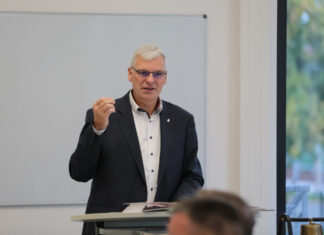 Bürgermeister Heuer fordert Umdenken bei geplanter Erstaufnahmeeinrichtung in Langenhagen Langenhagens Bürgermeister Mirko Heuer